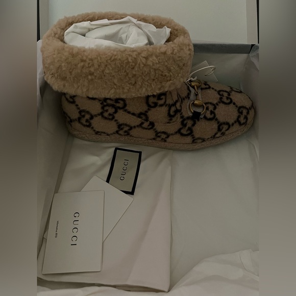 Authentic Gucci Boots (Unworn). - Picture 4 of 10